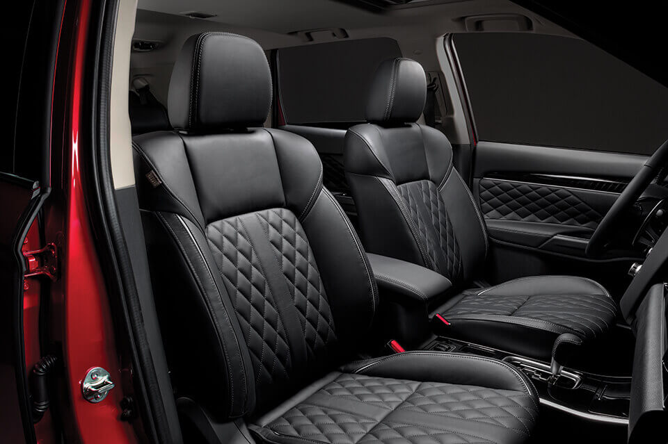 outlander interior feature 2